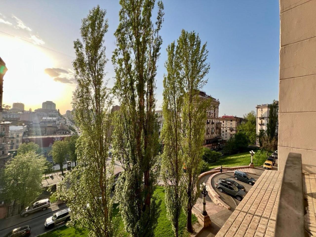 Apartments Rentals Ukraine On Kreshchatik Kyiv Exterior photo